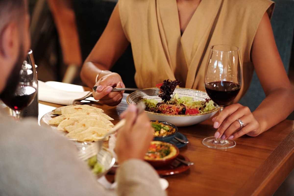 The Dietitian-Approved Guide To Restaurant Dining
